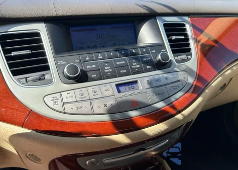 2012 Hyundai Genesis 3.8L z USA, uszkodzony, nr VIN KMHGC4DD2CU175241